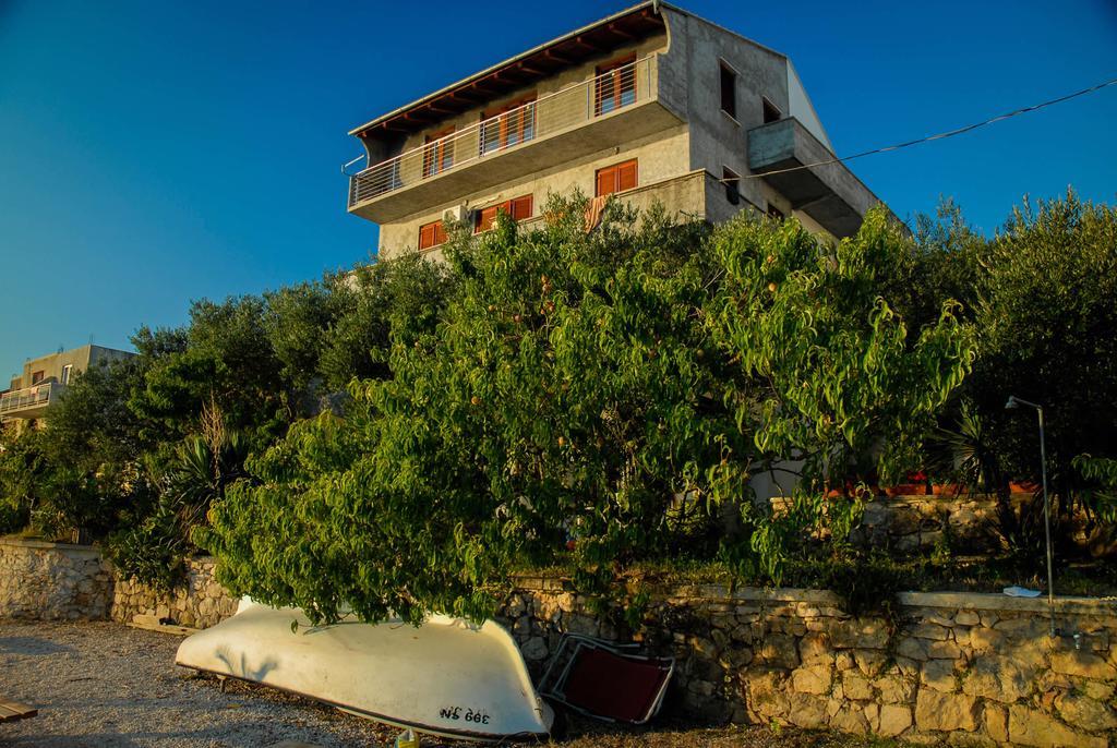 Adrialuka Apartment *