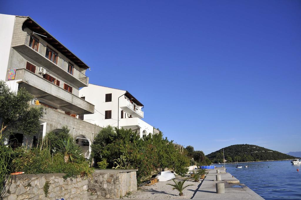 Apartment Adrialuka *