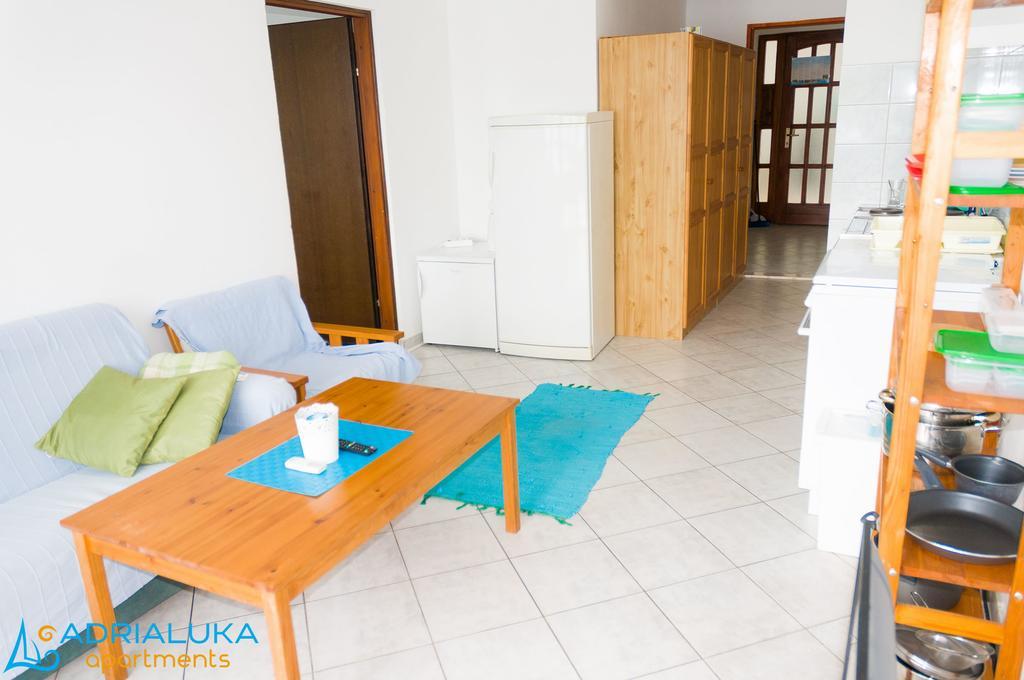 Apartment Adrialuka *