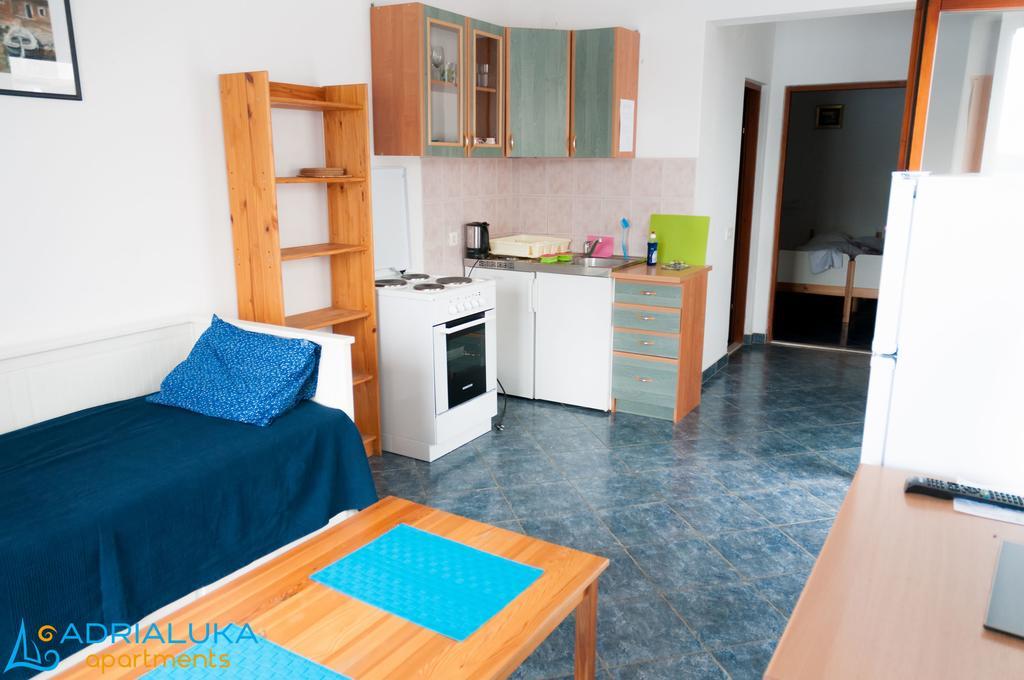 Apartment Adrialuka *